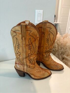 Classic Women’s Tan Leather Cowboy Boots